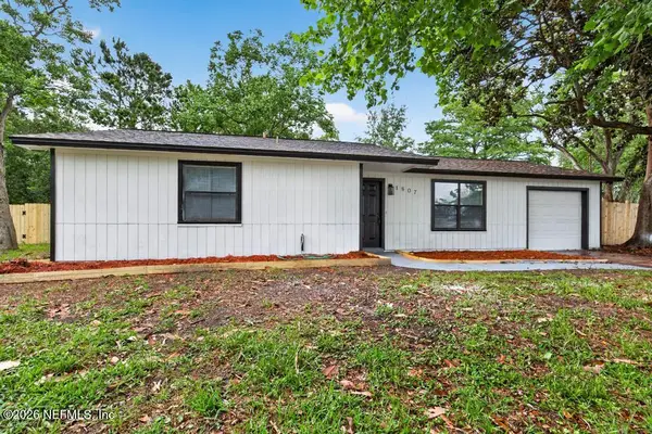 1807 Shannon Lake Drive, Middleburg, FL 32068