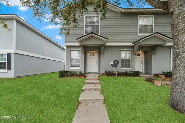 8446 Mcgirts Village Lane, Jacksonville, FL 32210