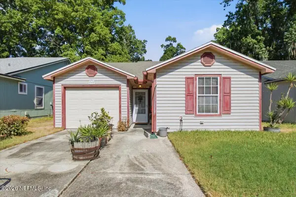 258 Aquarius W Circle, Jacksonville, FL 32216