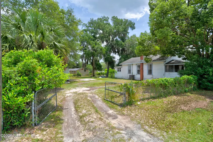 2 N Oakridge Avenue, Green Cove Springs, FL 32043 - #2