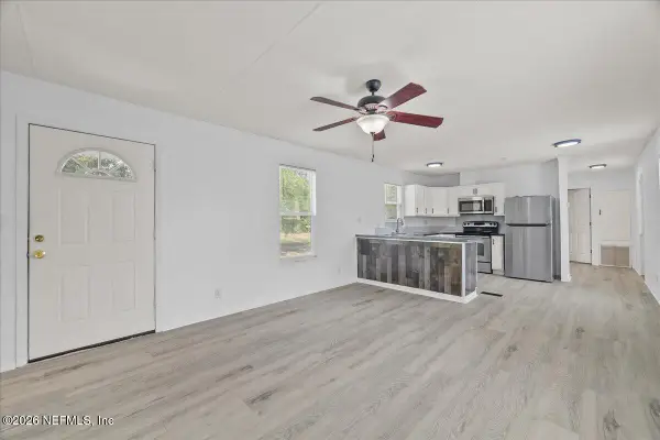 174 Union Avenue, Interlachen, FL 32148