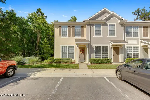 8423 Thornbush Court, Jacksonville, FL 32216