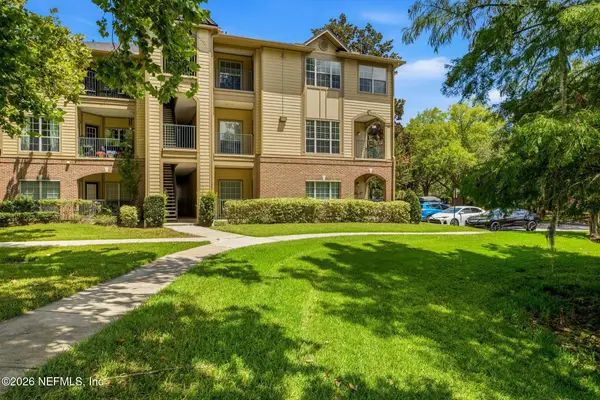 7800 Point Meadows Drive #621, Jacksonville, FL 32256