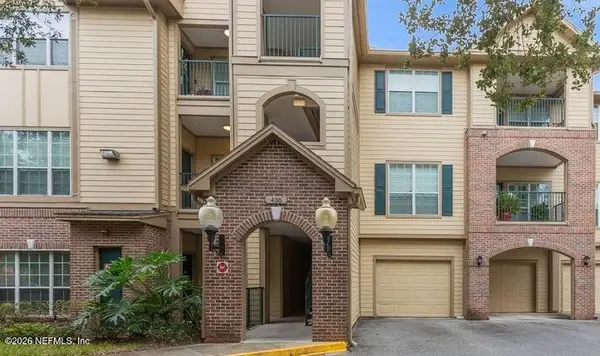 7800 Point Meadows Drive #413, Jacksonville, FL 32256