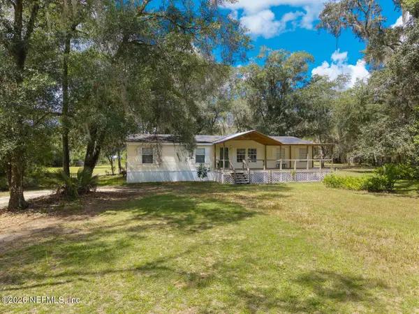 101 W Strickland Road, Interlachen, FL 32148