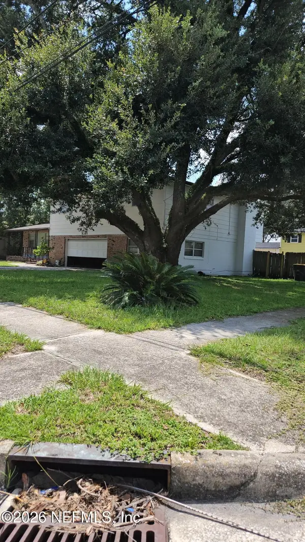 8264 Caravelle Drive, Jacksonville, FL 32244