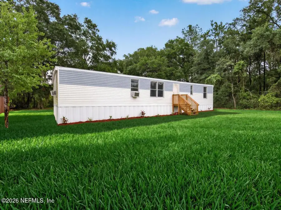 204 Milton Avenue, Interlachen, FL 32148 - #2