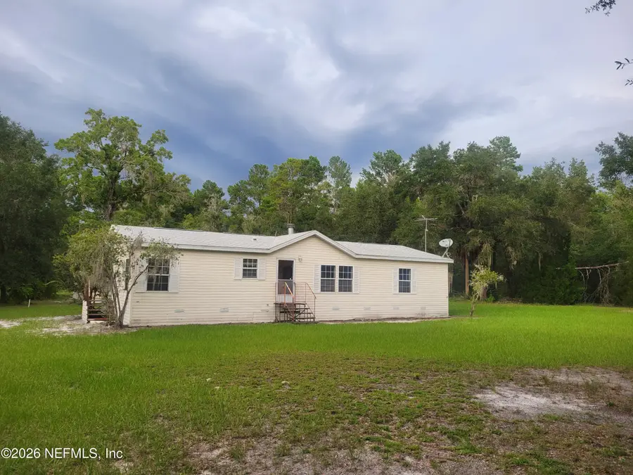 102 Center Avenue, Crescent City, FL 32112 - #2