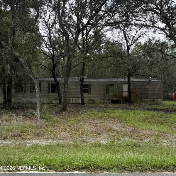 826 Theresa Avenue, Interlachen, FL 32148