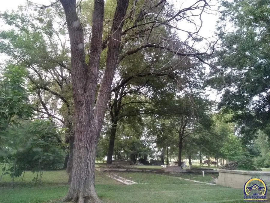 501 Sycamore St, Americus, KS 66835 - #2