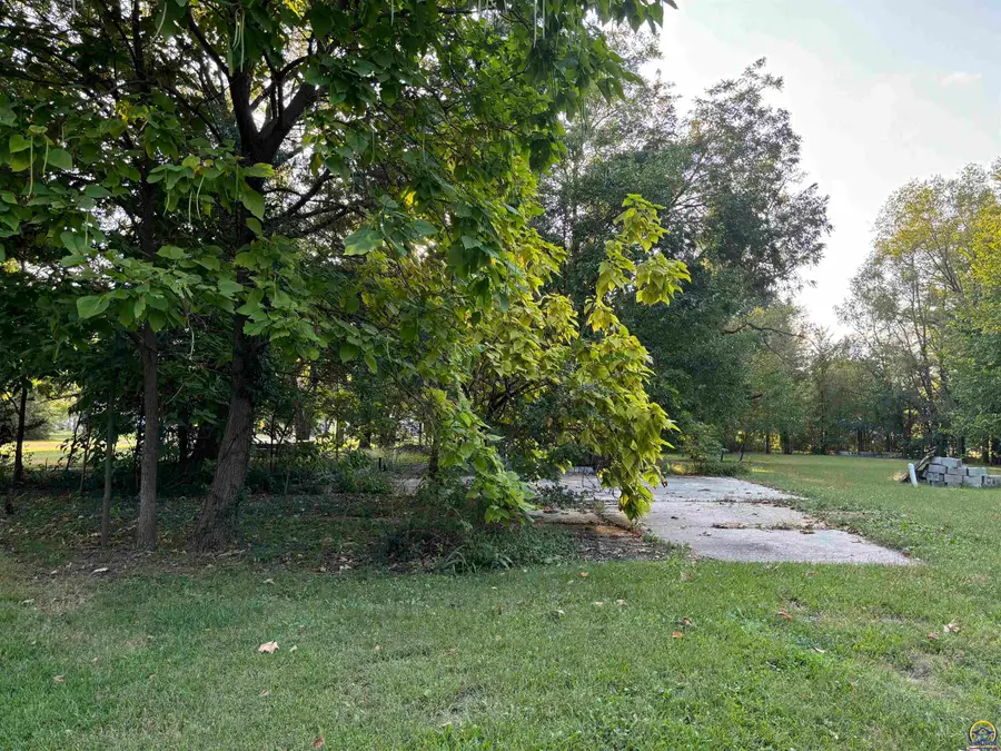 501 Sycamore St, Americus, KS 66835 - #3