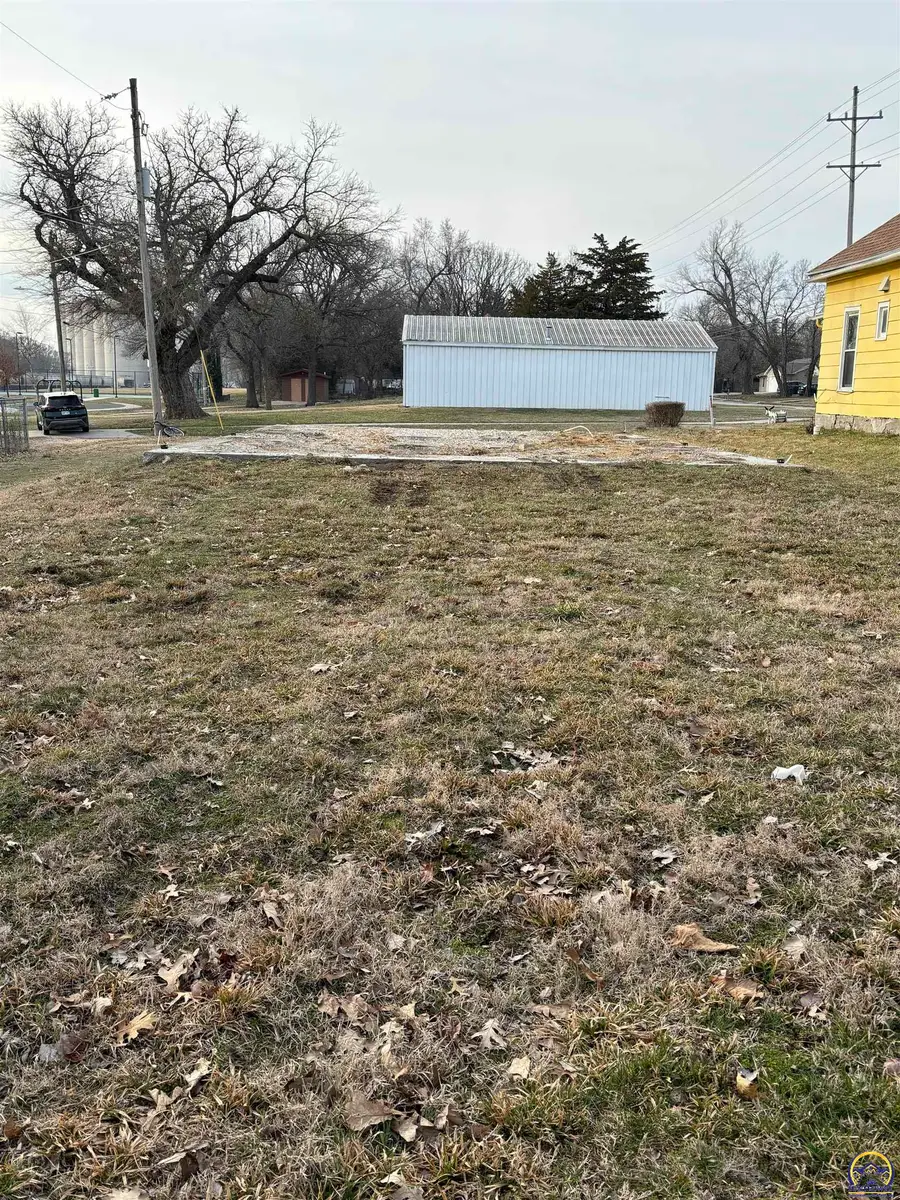 712 E Ninth St, Emporia, KS 66801 - #3