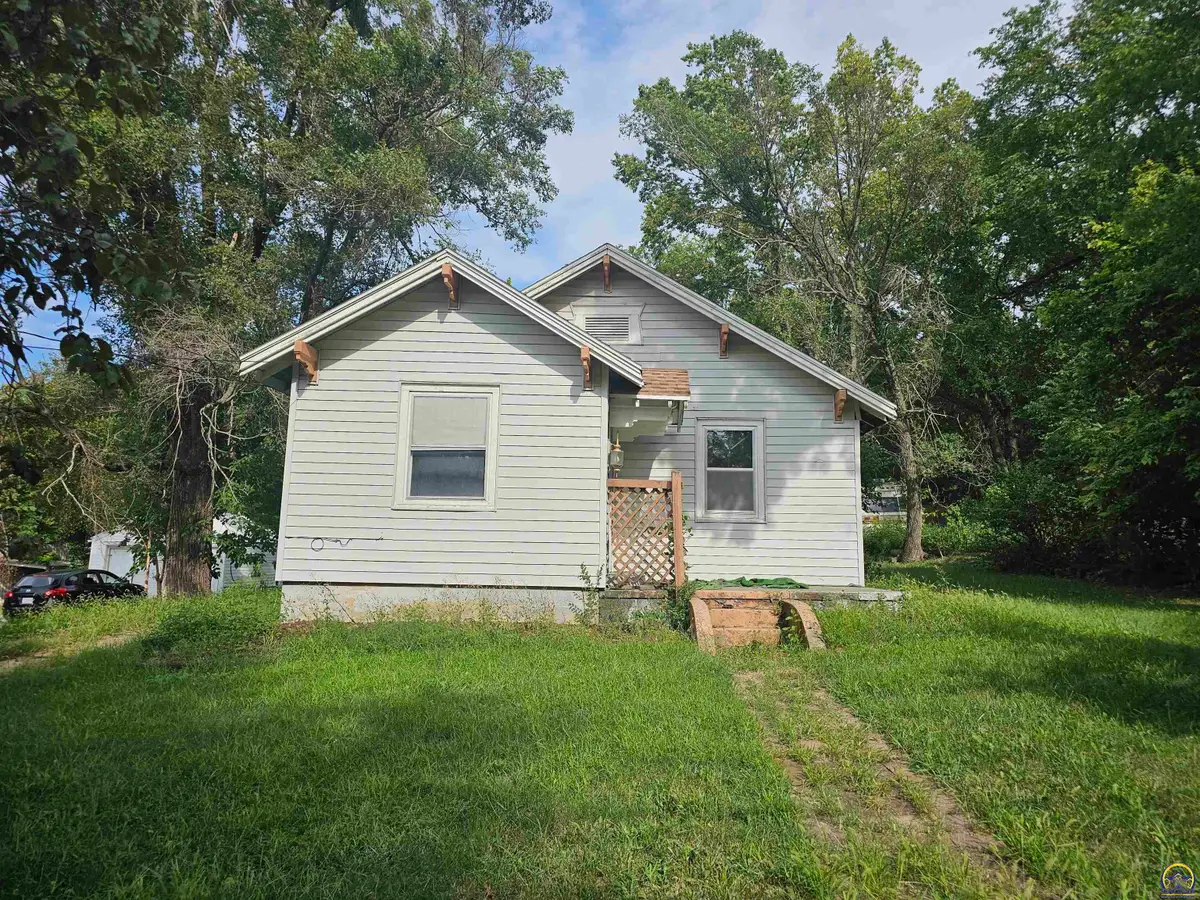 514 S Mulberry St, Madison, KS 66860 - #1