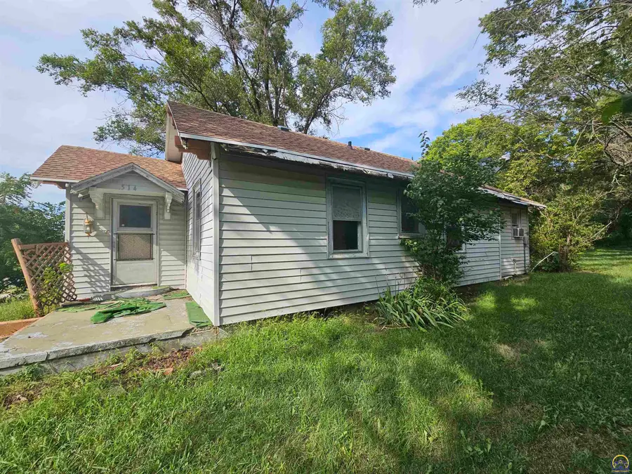 514 S Mulberry St, Madison, KS 66860 - #2