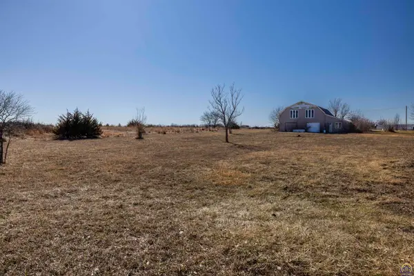 7737 SW Crawford Rd, Auburn, KS 66402