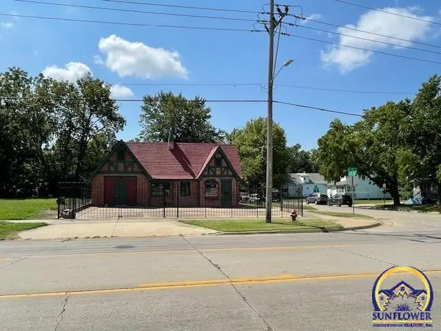 1700 SW Buchanan St, Topeka, KS 66611 - #1
