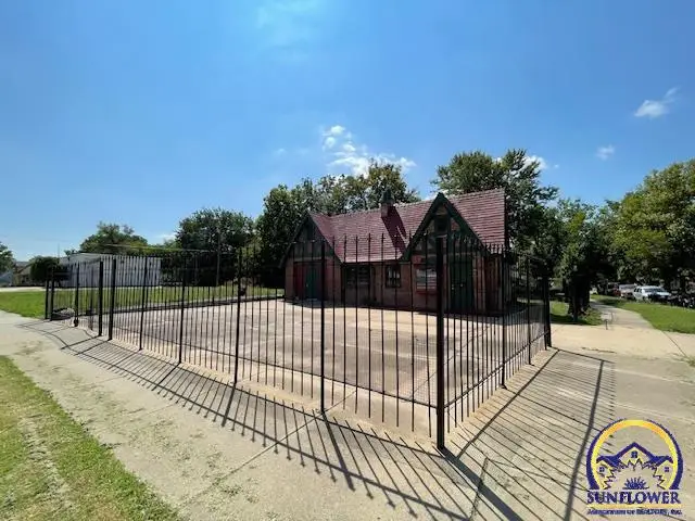 1700 SW Buchanan St, Topeka, KS 66611 - #3
