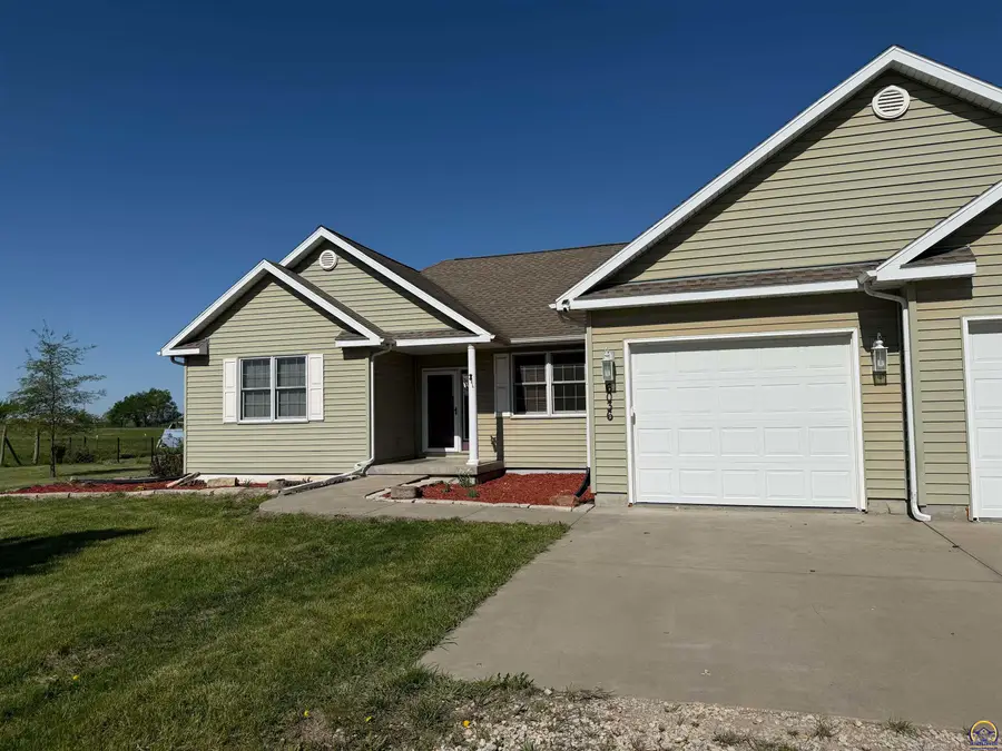 6036 SE Adams St, Topeka, KS 66609 - #2