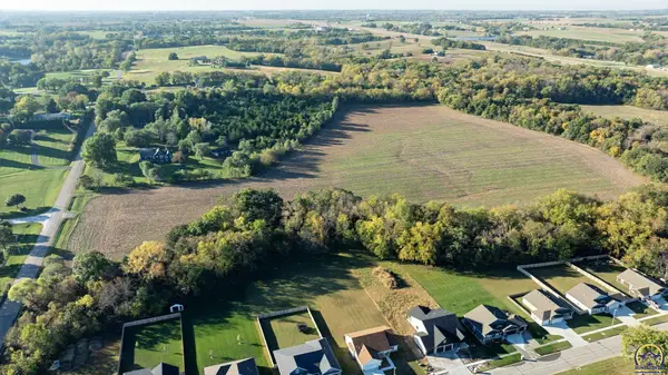 00000 Q Rd, Holton, KS 66436-9168