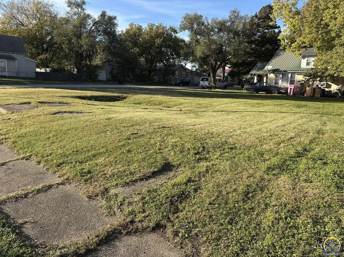 348 State St, Cottonwood Falls, KS 66845 - #1