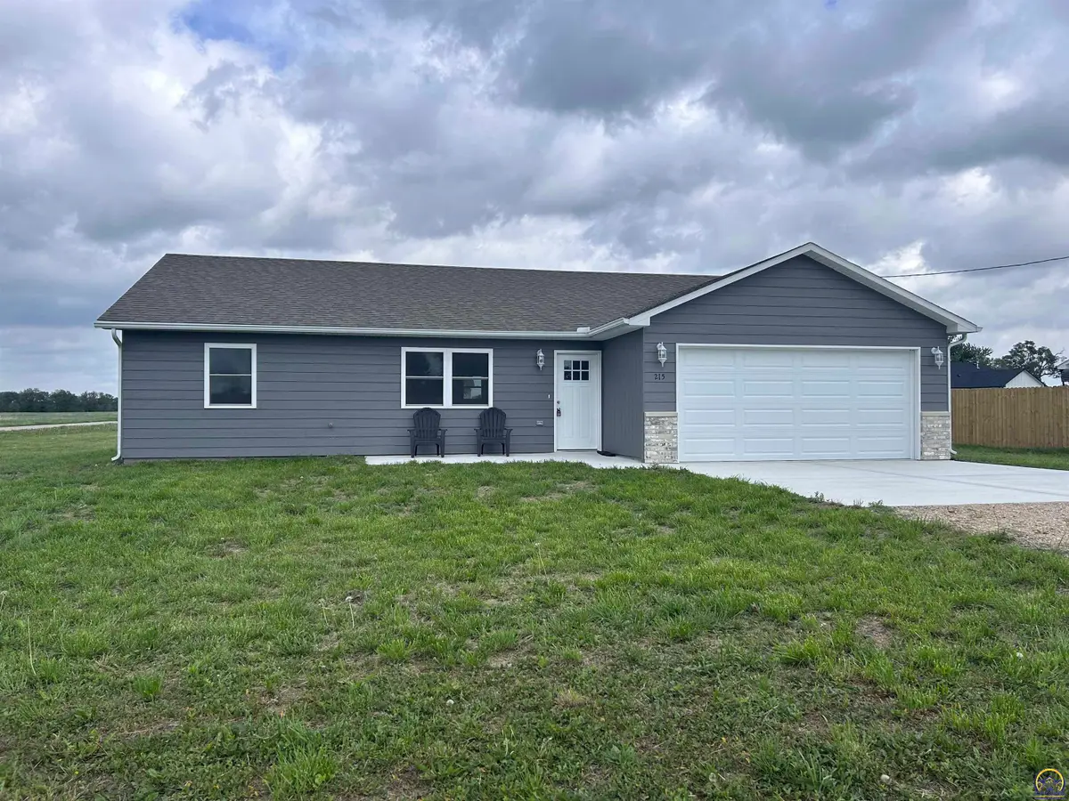 215 Sycamore St, Americus, KS 66835 - #1