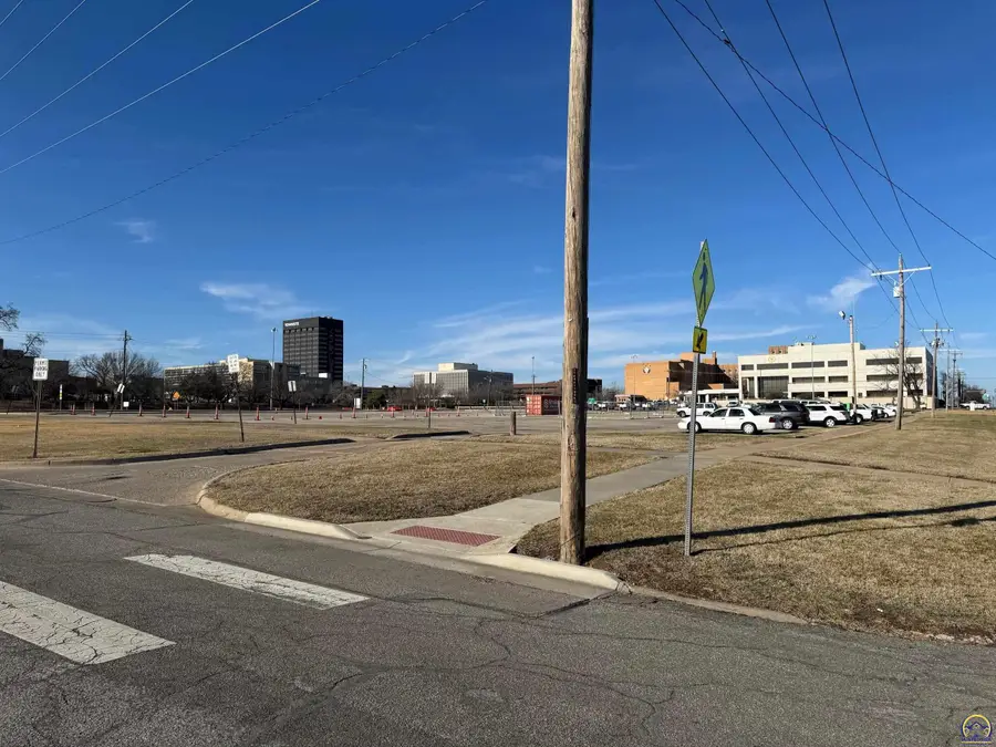 400 SE 8th Ave, Topeka, KS 66607 - #3