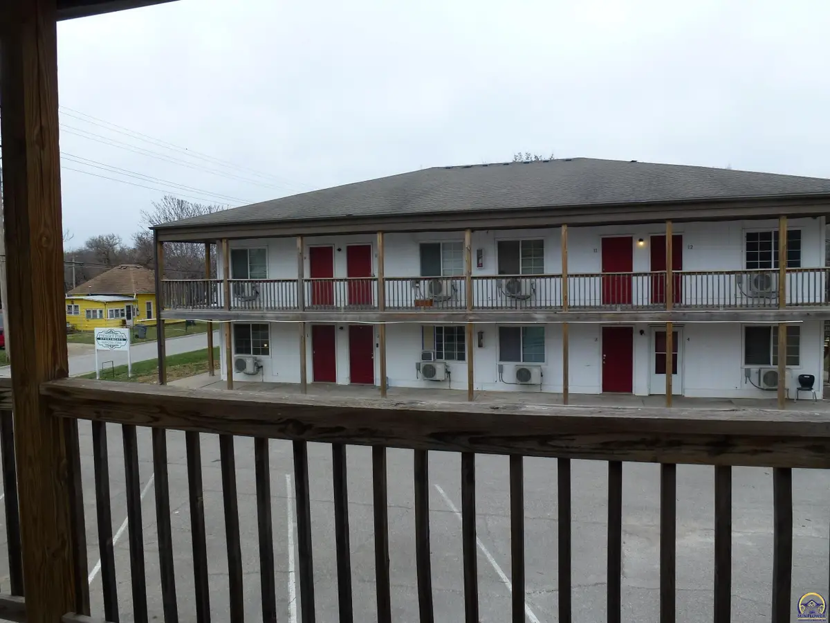 905-909 East St, Emporia, KS 66801 - #1
