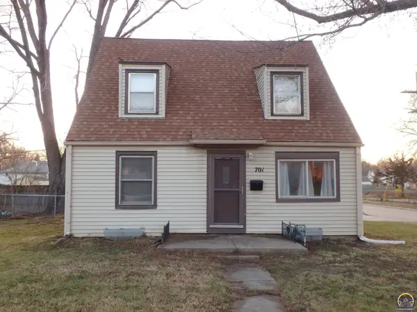 701 SW Macvicar Ave, Topeka, KS 66606