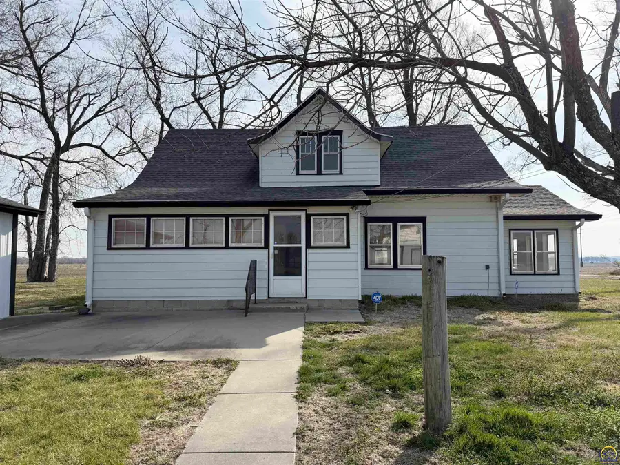 2910 21st St, Topeka, KS 66617 - #2