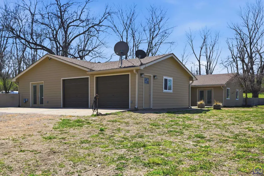 9540 SW Hodges Rd, Auburn, KS 66402 - #2