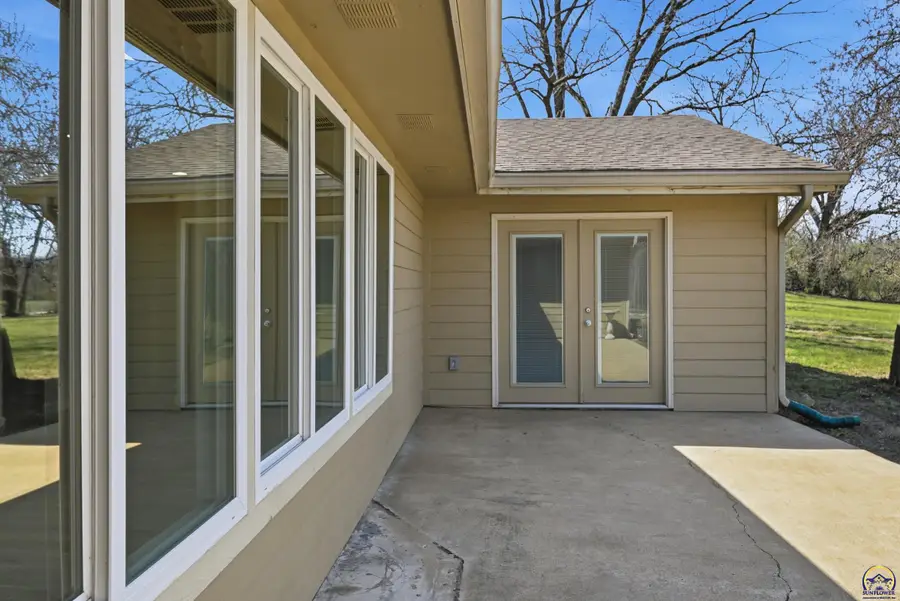 9540 SW Hodges Rd, Auburn, KS 66402 - #3