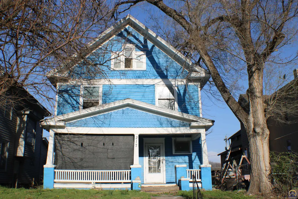 217 SW Tyler St, Topeka, KS 66603 - #1