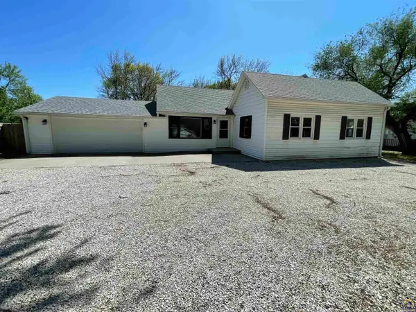 209 W 5th St, Lebo, KS 66856