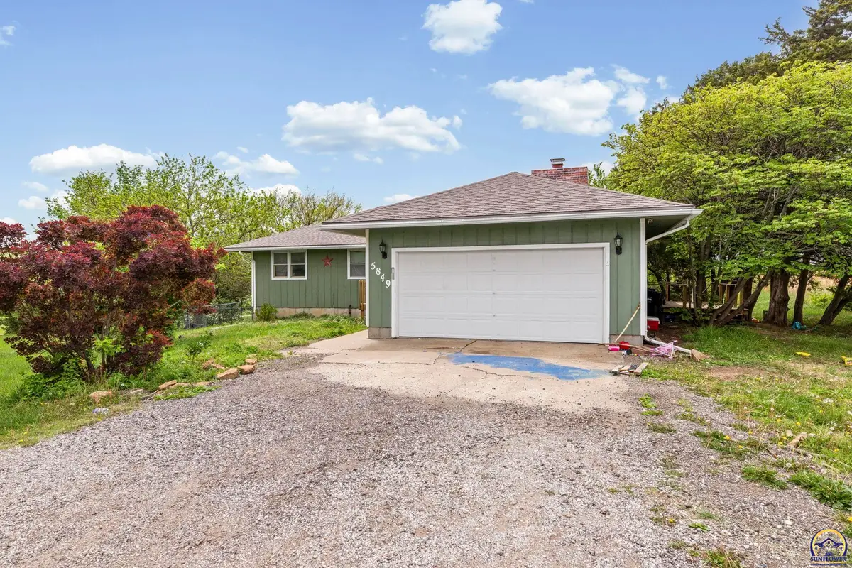 5849 SW Auburn Rd, Topeka, KS 66610 - #1