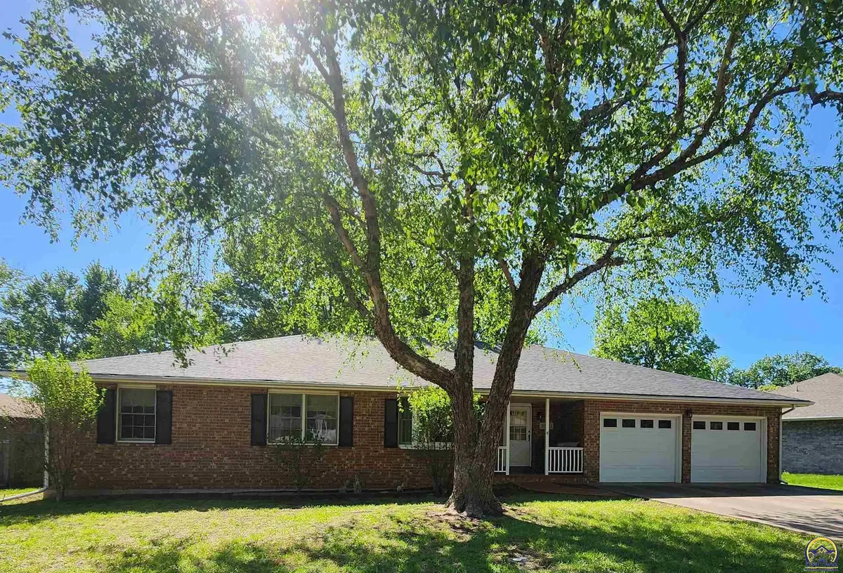 2501 West View Dr, Emporia, KS 66801 - #1