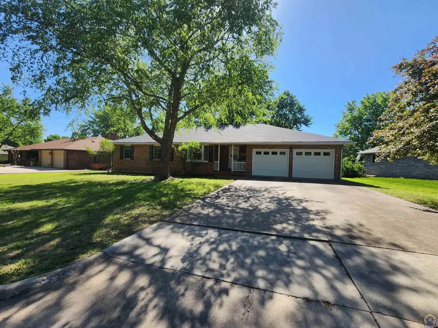 2501 West View Dr, Emporia, KS 66801 - #2