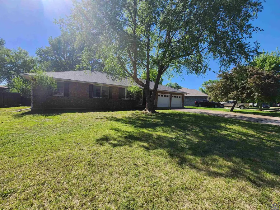 2501 West View Dr, Emporia, KS 66801 - #3