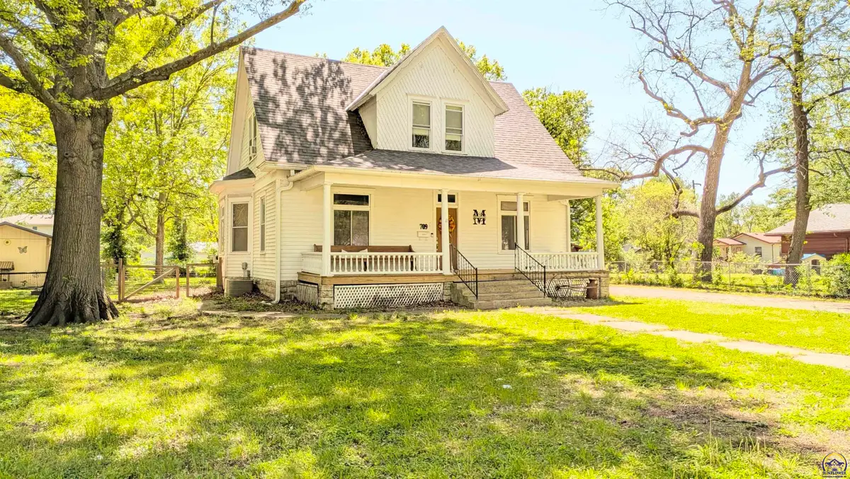 709 E California St, Osage City, KS 66523 - #1