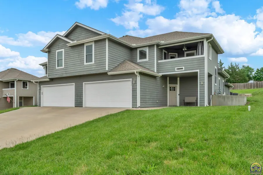 5840 & 5842 SW Woodbridge Dr, Topeka, KS 66606 - #3