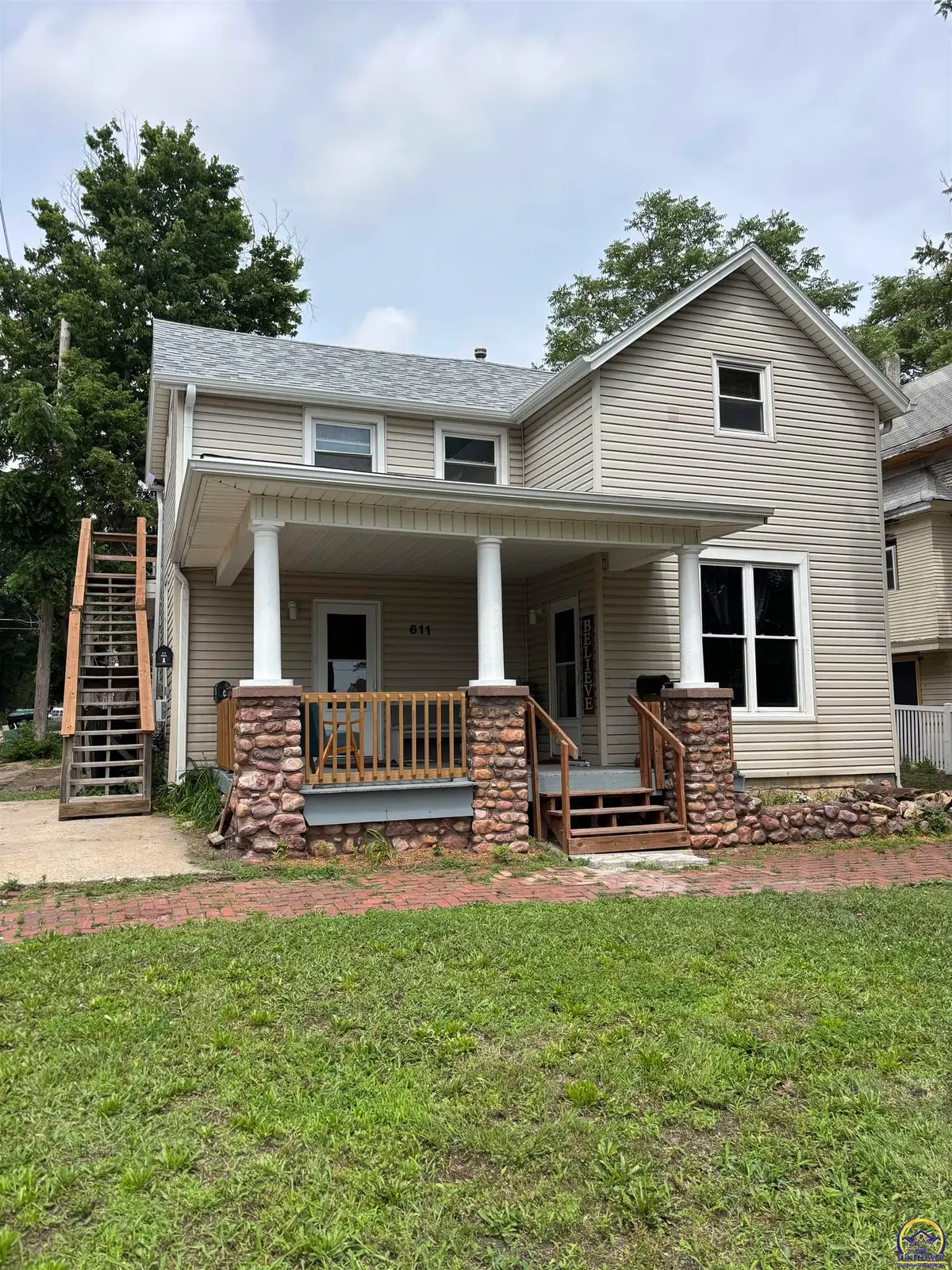 611 SW Fillmore St, Topeka, KS 66606 - #1