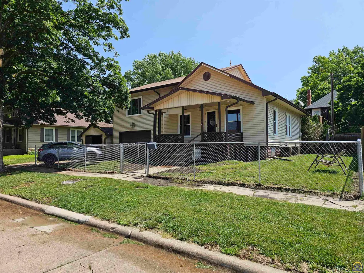 112 N 13th St, Sabetha, KS 66534 - #1