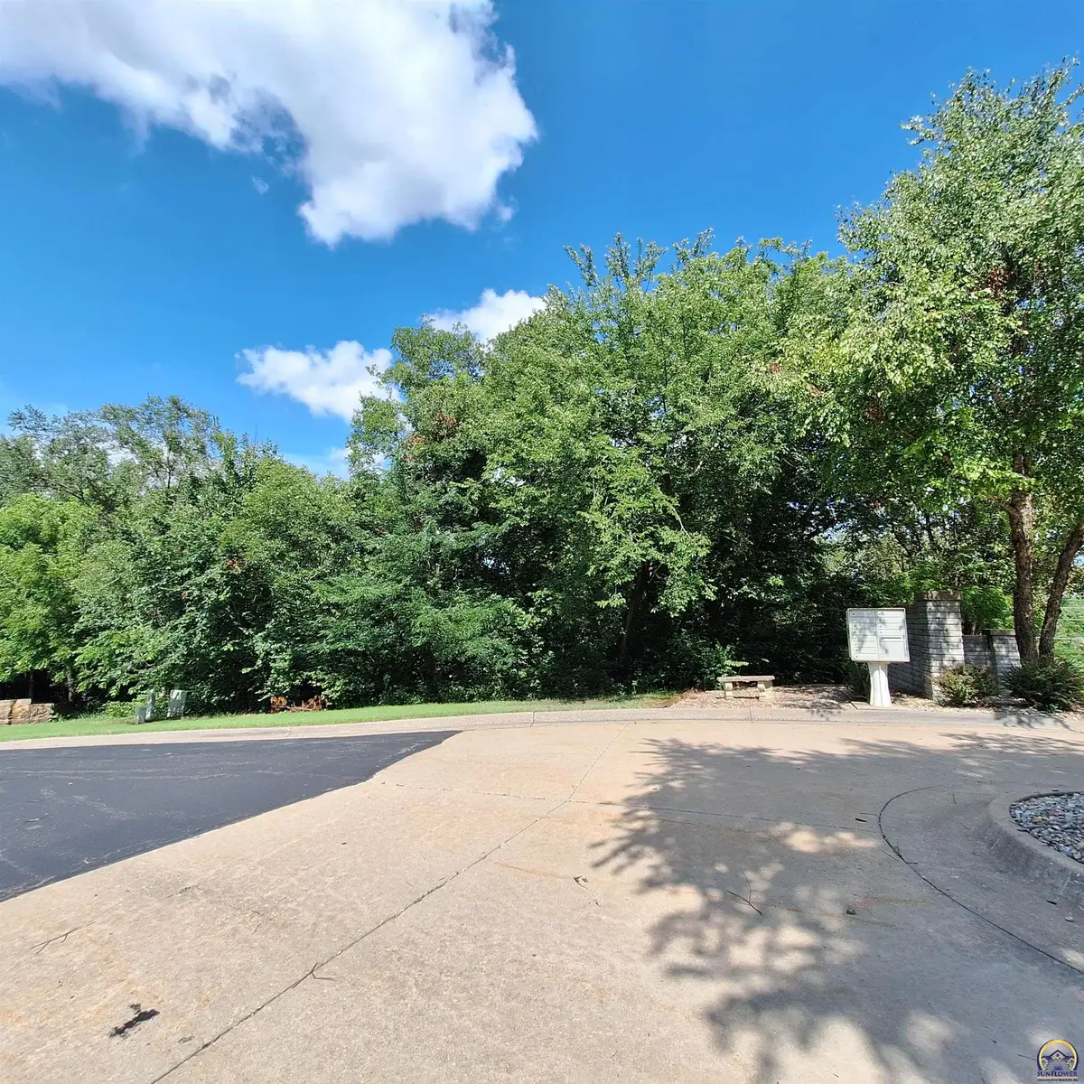 Lot 0 SW Cottonwood Cir, Topeka, KS 66614 - #1