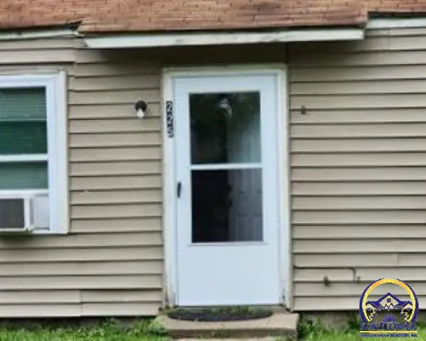 225 SE 35th Ter, Topeka, KS 66605