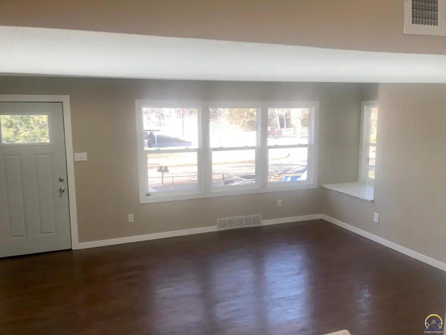 2800/2802 SE Massachusetts Ave, Topeka, KS 66605 - #2