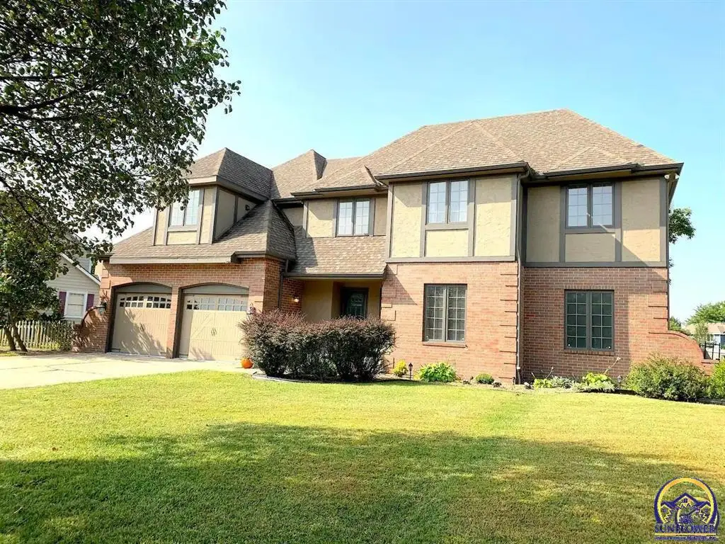 3635 SW Indian Hills Rd, Topeka, KS 66614 - #1