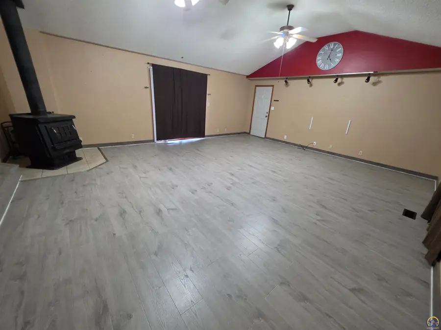 5820 NE Indian Creek Rd, Topeka, KS 66617 - #3