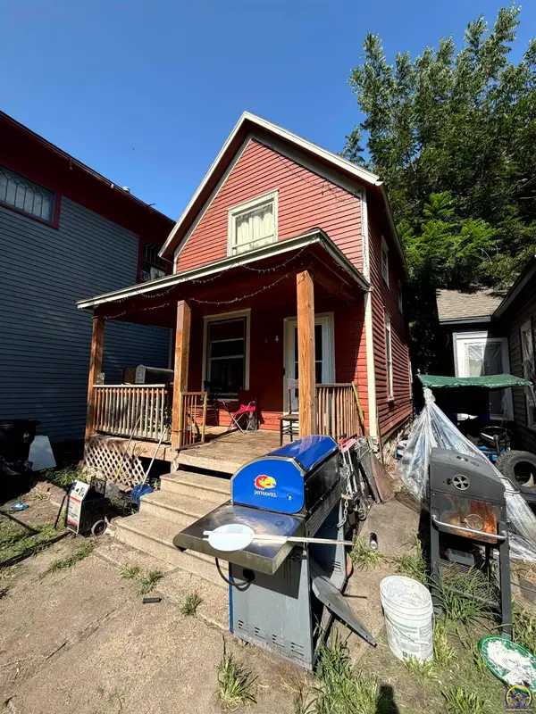 1033 / 1035 SW Clay St, Topeka, KS 66604