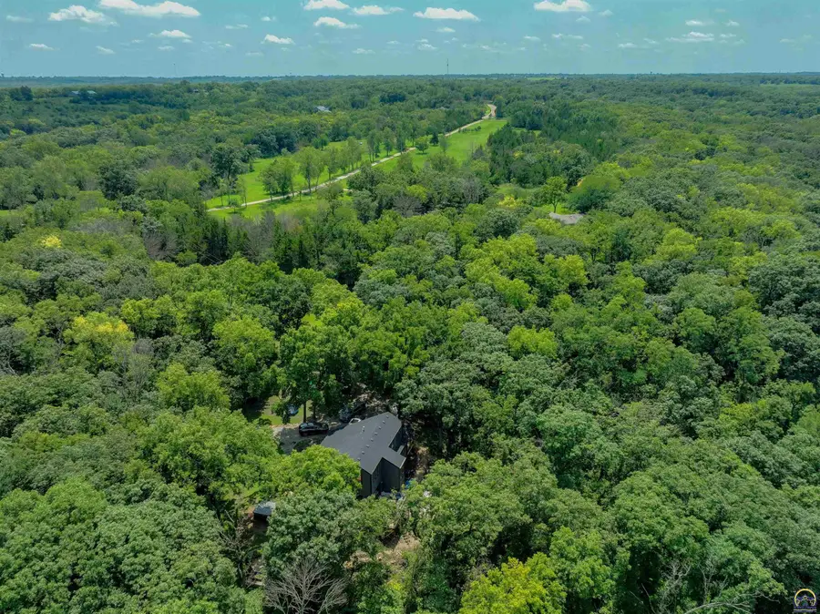 8237 SE 2nd St, Tecumseh, KS 66542 - #3