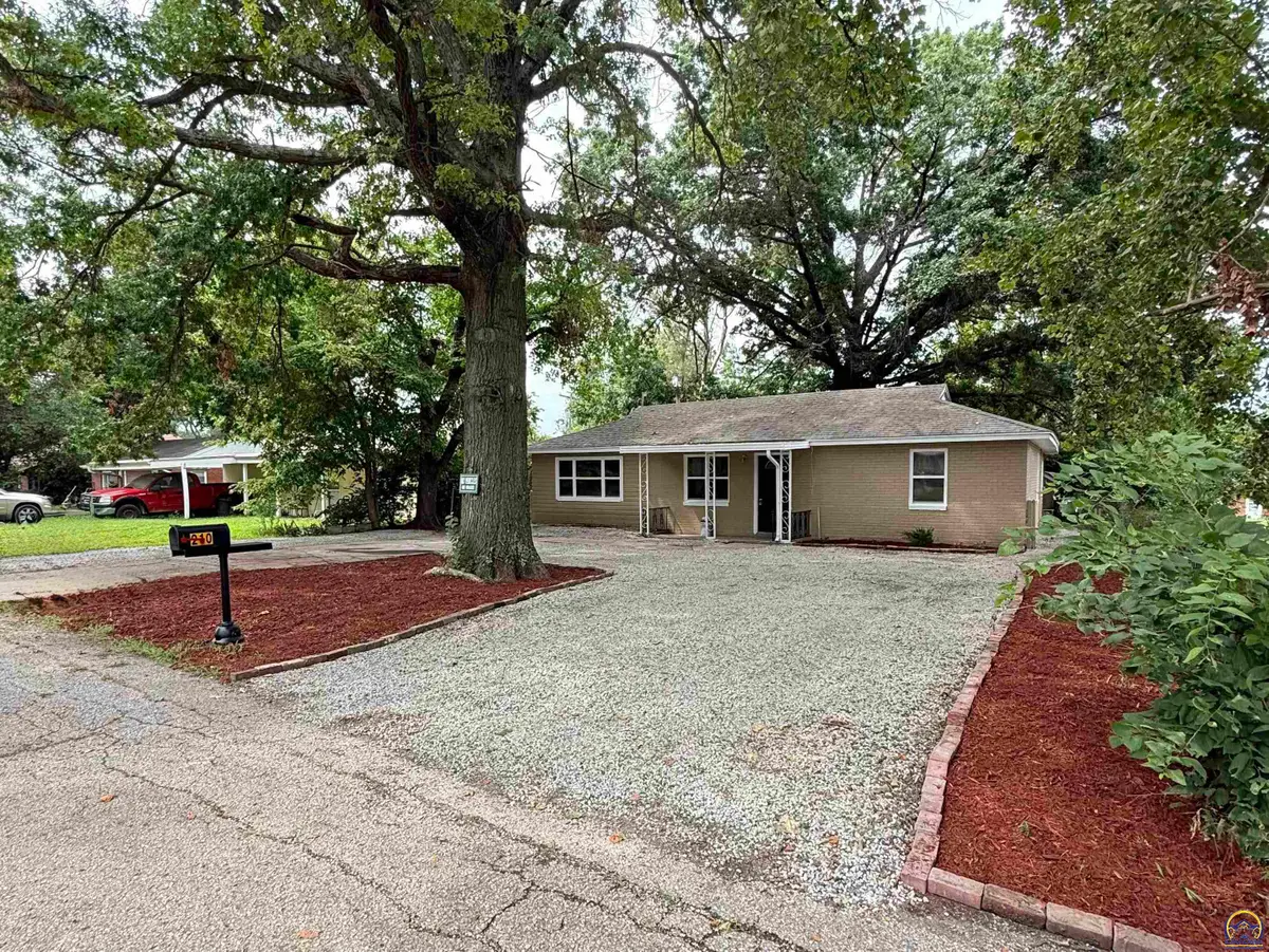 210 SW Sanneman Dr, Topeka, KS 66609 - #1