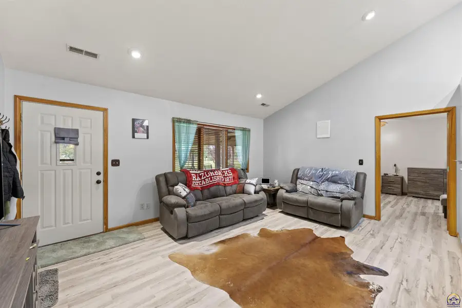 11200 Topeka Ave, Carbondale, KS 66414 - #2